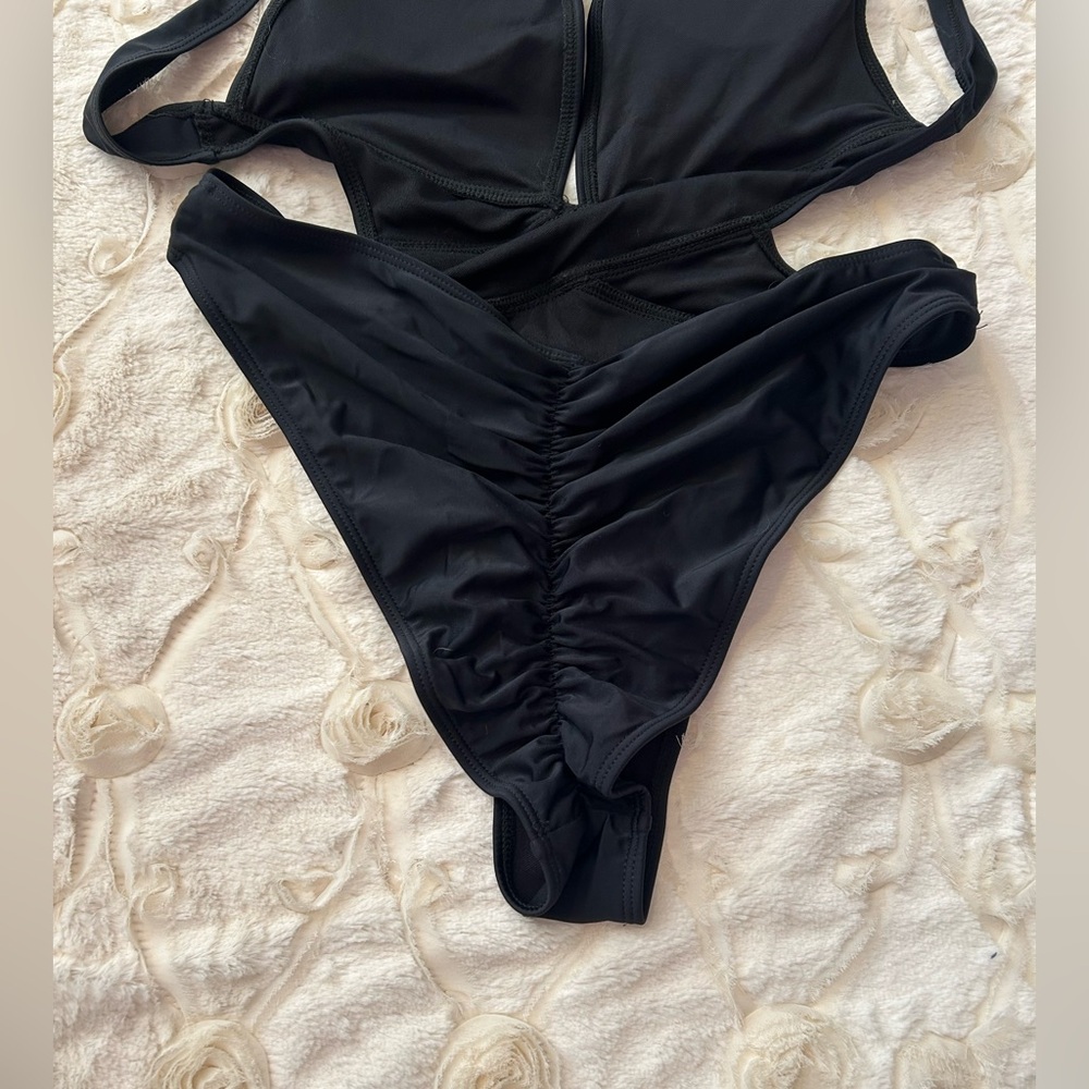 5 NEW Women’s One Piece Swimsuit Lot/Set! So CUTE! Stretch, Padded, Puckerbutt 🔥 - Picture 9 of 10